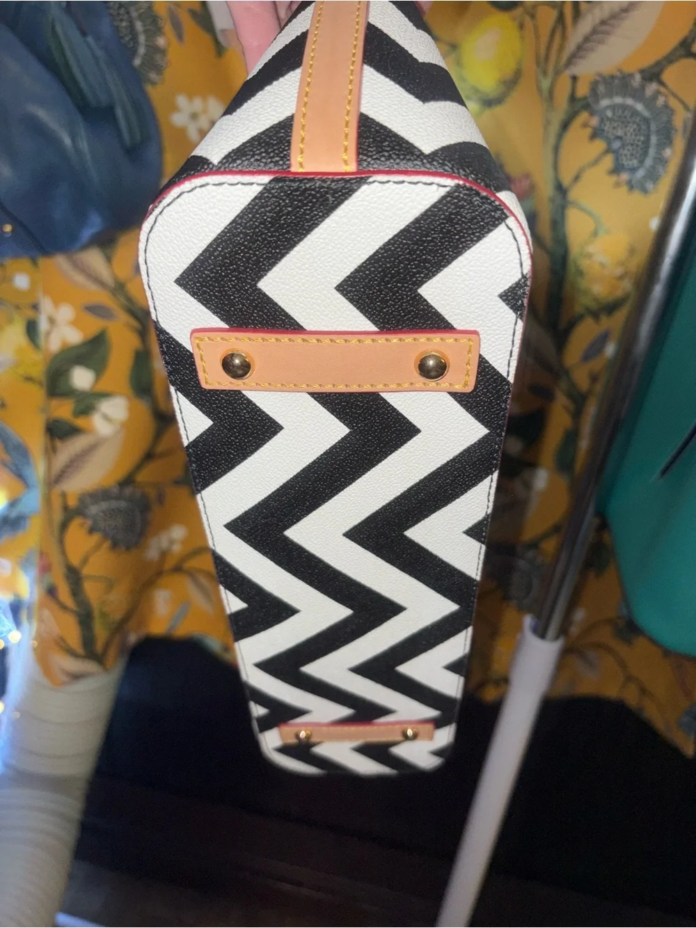 New Dooney And Bourke Black White Chevron Large Shopper Tote